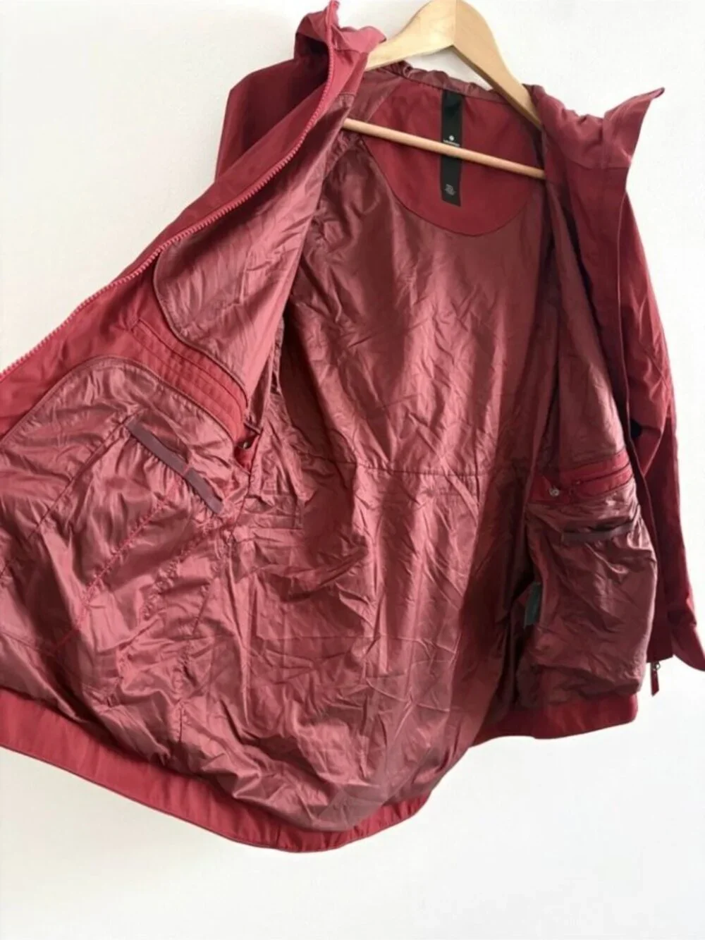 Lululemon Rain For Daze Jacket II Water Repellent Hooded Prep Red Size 4